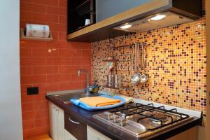 A kitchen or kitchenette at Villa Verdemare San Lorenzo
