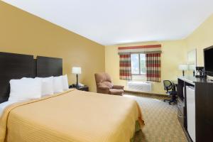 Стая в Econo Lodge Inn & Suites