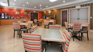 Restaurace v ubytování Best Western Plus Rama Inn & Suites