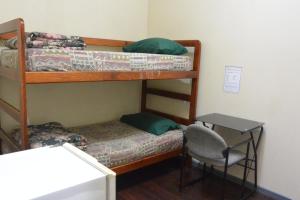 Postel nebo postele na pokoji v ubytování Elizabeth Hostel