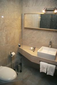 Bilik mandi di Hotel Douro Inn +34 gambar