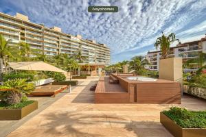 Photo inspiration: Gallery Detail: Luxury 2Br Condo In Marina Pool