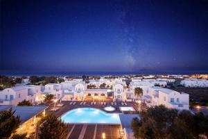 Gallery image of El Greco Resort & Spa in Fira