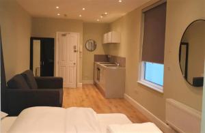Gallery image of Kilburn Urban Suites in London +36 photos