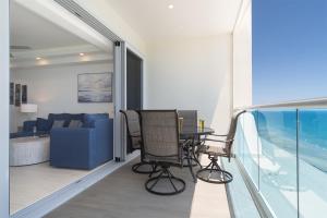 Gallery image of Relax and Splash in Paradise Encantame Towers C 1703 in Playa Encanto +18 photos