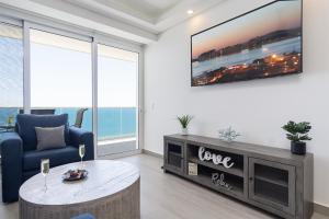 Gallery image of Relax and Splash in Paradise Encantame Towers C 1703 in Playa Encanto