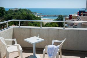 Gallery image of Hotel Radis in Kiten