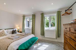Llit o llits en una habitació de 3 Bed in Biddenden oc-h28825