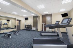 Fitness centrum a/nebo fitness zařízení v ubytování Wyndham Garden Texarkana