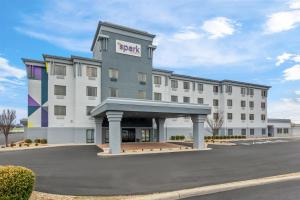 a rendering of the exterior of a hotel at Spark by Hilton Cincinnati Fairfield in Forest Park