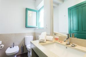 Un baño de Laurel Suites Apartments
