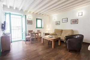 Zona de estar de Laurel Suites Apartments