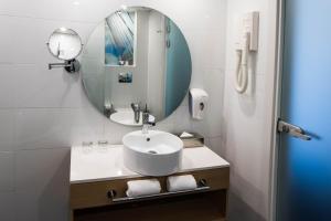 Vannituba majutusasutuses Eyal Hotel by Smart Hotels