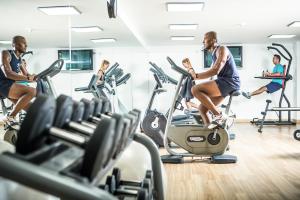Fitness centrum a/nebo fitness zařízení v ubytování Occidental Isla Cristina