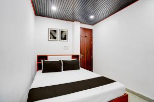 Gallery image of SPOT ON HL IIN Restaurant in Prayagraj +23 photos