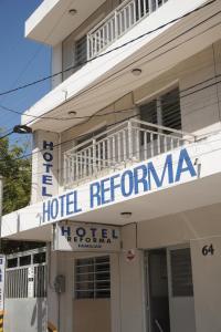a hotel reforma sign on the side of a building at Hotel Reforma in Veracruz
