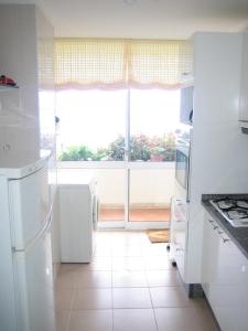 Küche/Küchenzeile in der Unterkunft Apartamento do Sol
