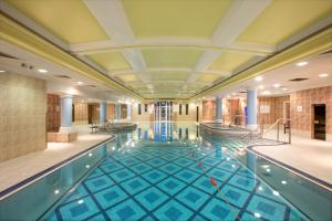 Bazén v ubytování Talbot Hotel Midleton nebo v jeho okolí