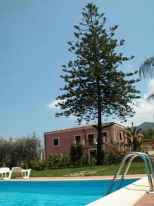 Bazén v ubytovaní Agriturismo Villa Luca alebo v jeho blízkosti