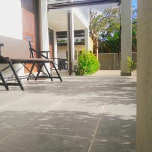 Patio nebo venkovní prostory v ubytování Sea Breeze Deluxe Inn