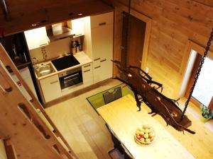 Kuchyň nebo kuchyňský kout v ubytování Feriendorf X-Alp Lodges Ötztal