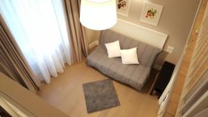 A seating area at Scala Suite