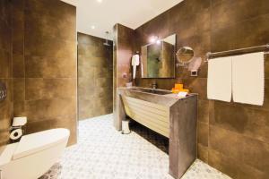 Uma casa de banho em Doğa Thermal Health & Spa