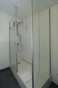 A bathroom at ibis Aurillac