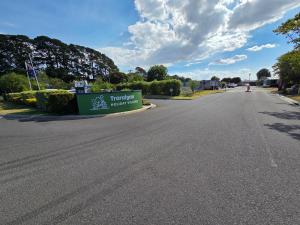 an empty road with a sign in the middle at Traralgon Holiday Village in Traralgon +58 photos