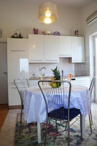 Kuchyň nebo kuchyňský kout v ubytování Apartment Vesna