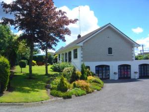 A garden outside Athlumney Manor Guest Accommodation