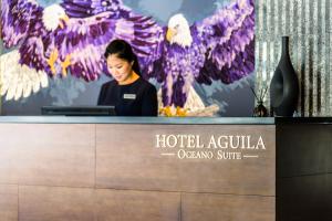 Členové personálu v ubytování Aguila Hotel Jeju Oceano Suite