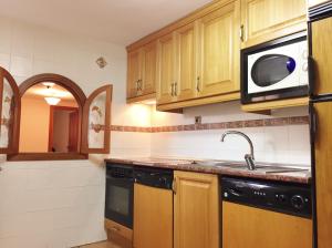 A kitchen or kitchenette at Casa Casbas