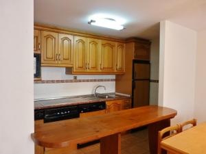 A kitchen or kitchenette at Casa Casbas