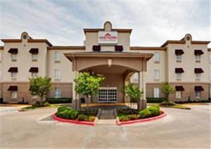 Η πρόσοψη ή η είσοδος του Hawthorn Suites by Wyndham College Station