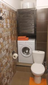 A bathroom at Apartment on Sibirskaya st. 33
