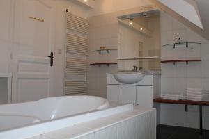 Ένα μπάνιο στο Appartement des Vignes +16 φωτογραφίες