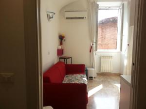 A seating area at Between Termini & Colosseo