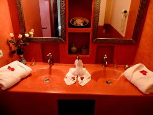 Baðherbergi á Riad Nirvana