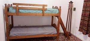 a bunk bed in a room with a bunk bedouble at DeptoSarmiento in Paso de los Libres