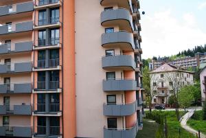 Budova, v ktorej sa apartmán nachádza