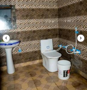 Gallery image of Hotel GS Plaza & Restaurant in Kuberpur +20 photos