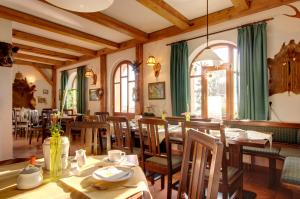 Εστιατόριο ή άλλο μέρος για φαγητό στο Hotel Neue Höhe