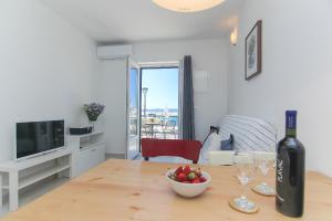 Fotografie z fotogalerie ubytování Apartments Nikolina v Podgoře