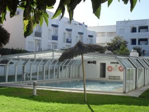 The swimming pool at or close to Alcaraván 32