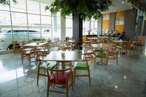 Restaurace v ubytování Ascent Hotel & Cafe Malang