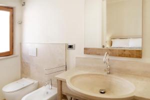 A bathroom at Hotel Danila Még 112 kép