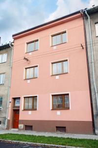 Budova, v ktorej sa apartmán nachádza