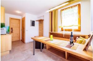 A kitchen or kitchenette at Winzerhof Agerlhof