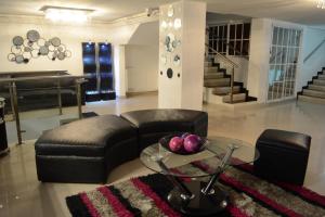 Χώρος καθιστικού στο Hotel Calima Real